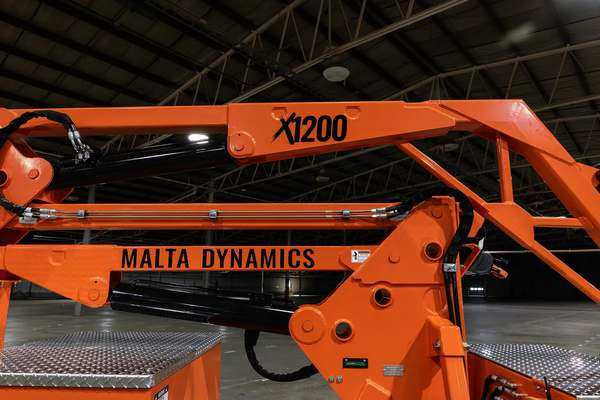 Malta Dynamics X1200 Mobile Grabber, Indoor, 28 ft Electric | Canada
